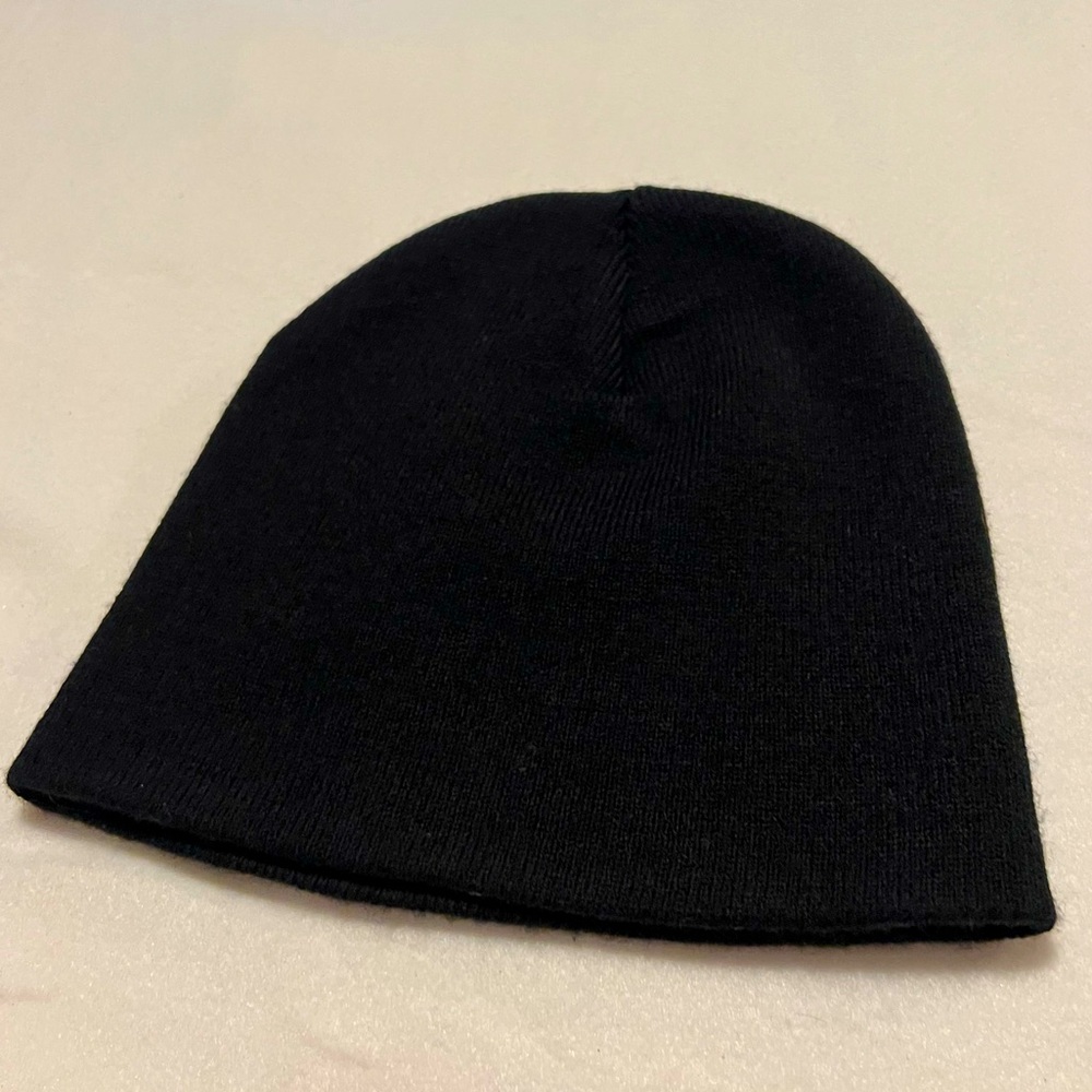 black toque - Picture 3 of 3